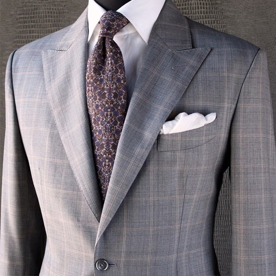 Coat with tie